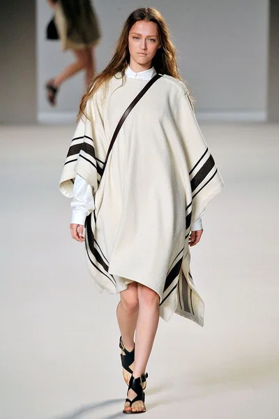 Look 14